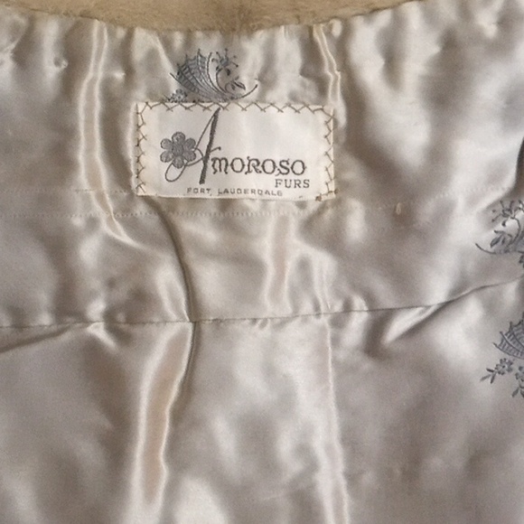 Aramoso furs shoulder wrap - Picture 2 of 3